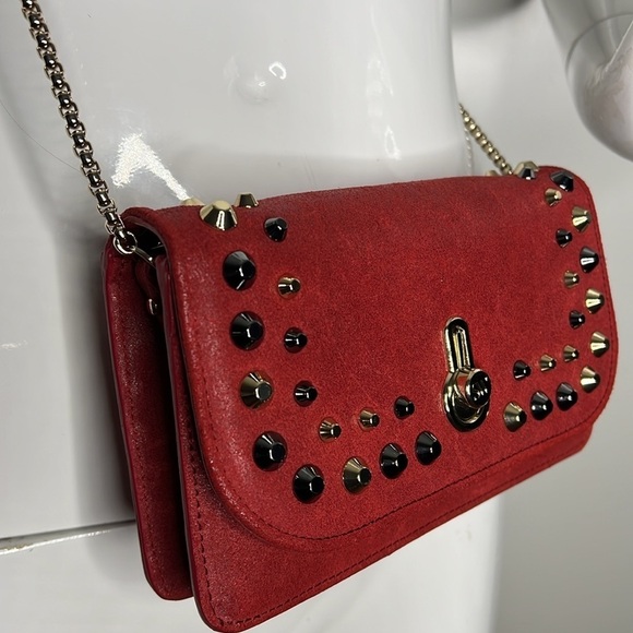 Stuart Weizman Red Sueded Leather Metal Grommet Crossbody Wallet on a Chain Bag - Picture 6 of 6